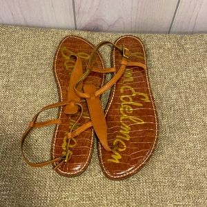 Classic leather Gigi sandal